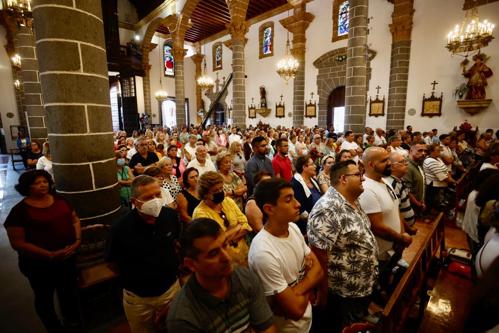 Fotos: Bajada de la Virgen del Pino de su camarín