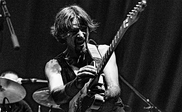 Tony González en plena acción. 