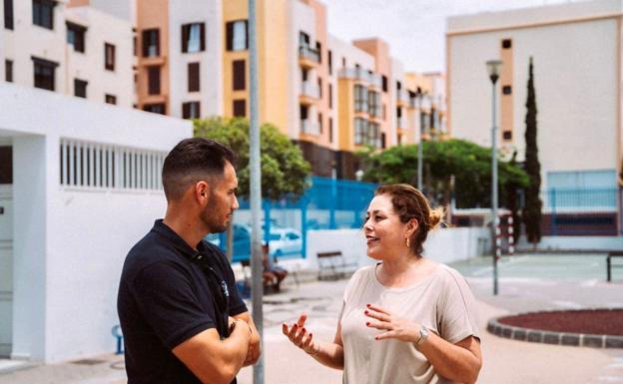 Rosmen Quevedo, edil de Deportes; y Ástrid Pérez, alcaldesa, en Las Salinas. 