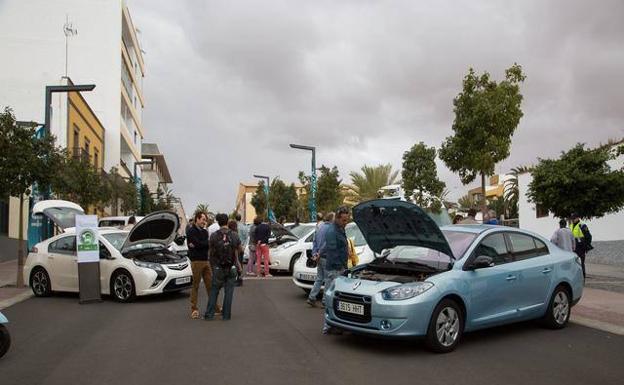 Caen las ventas de vehículos de segunda mano en Canarias