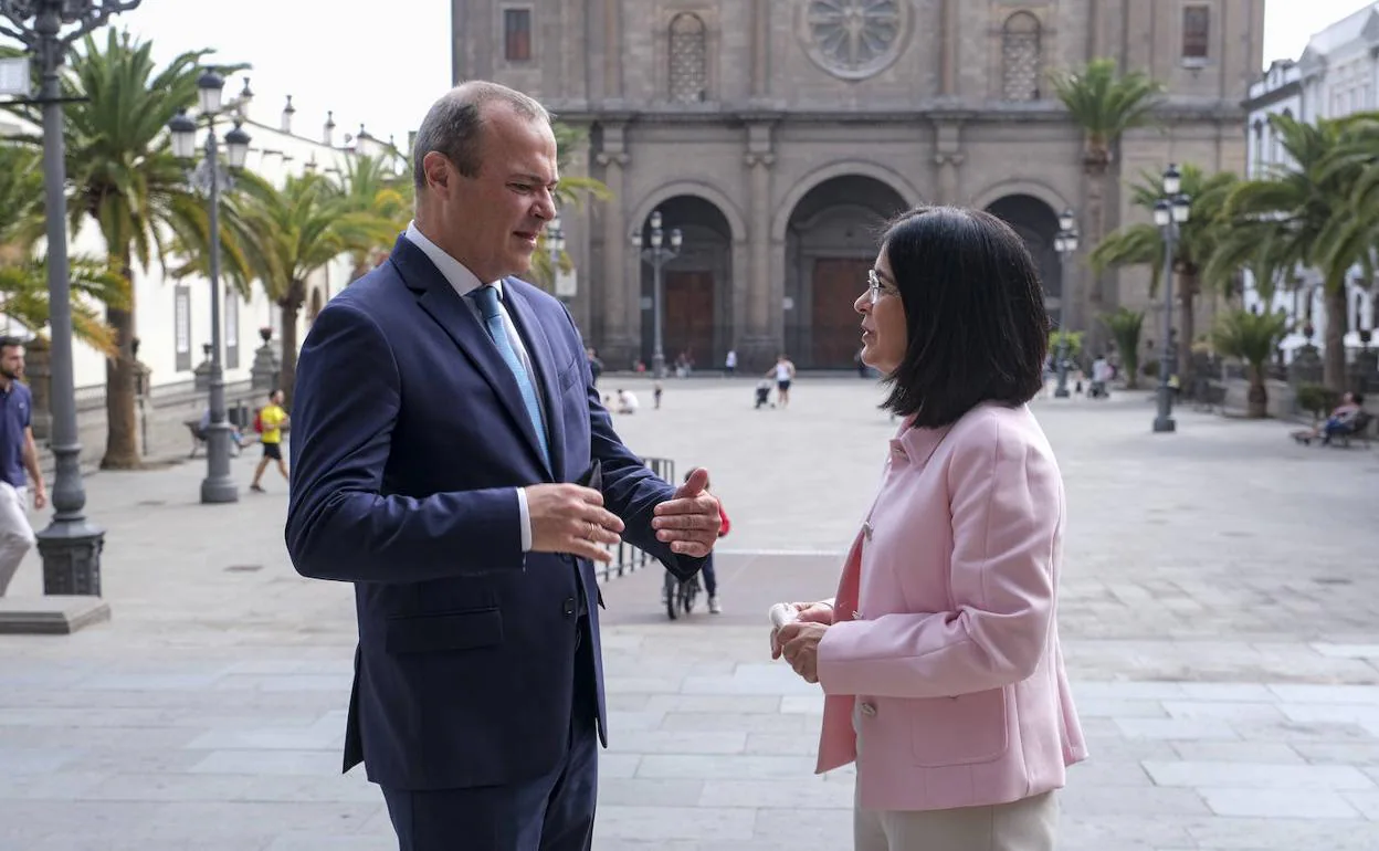 Augusto Hidalgo y Carolina Darias. 