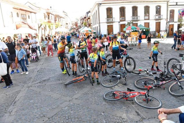 Marea de peregrinos a Teror.