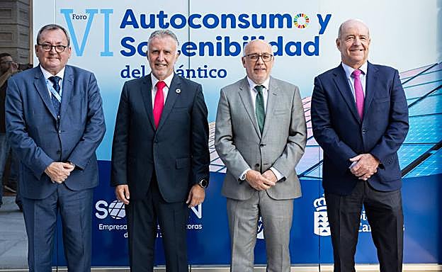 Santiago Marrero, Ángel Víctor Torres, Antonio Morales y Pedro Ortega, en la inauguración. 
