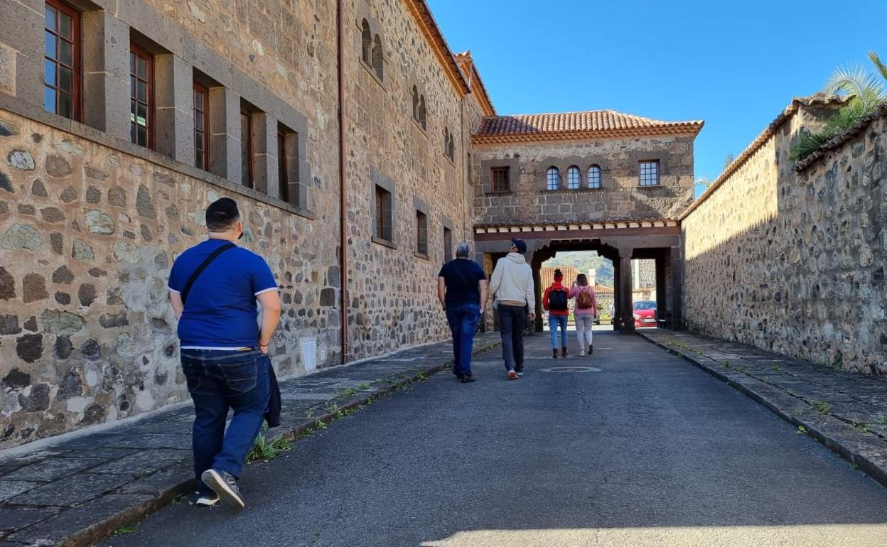 La asociación Incluye ya trabaja en el convento de las Dominicas, en Teror. c7