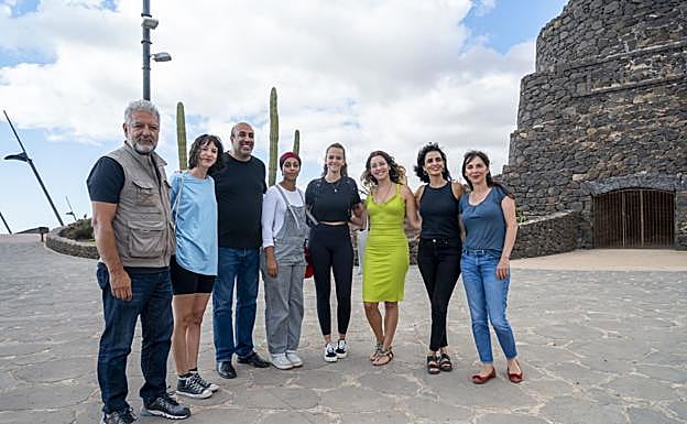 Artistas y estudiantes de enseñanzas artísticas. 