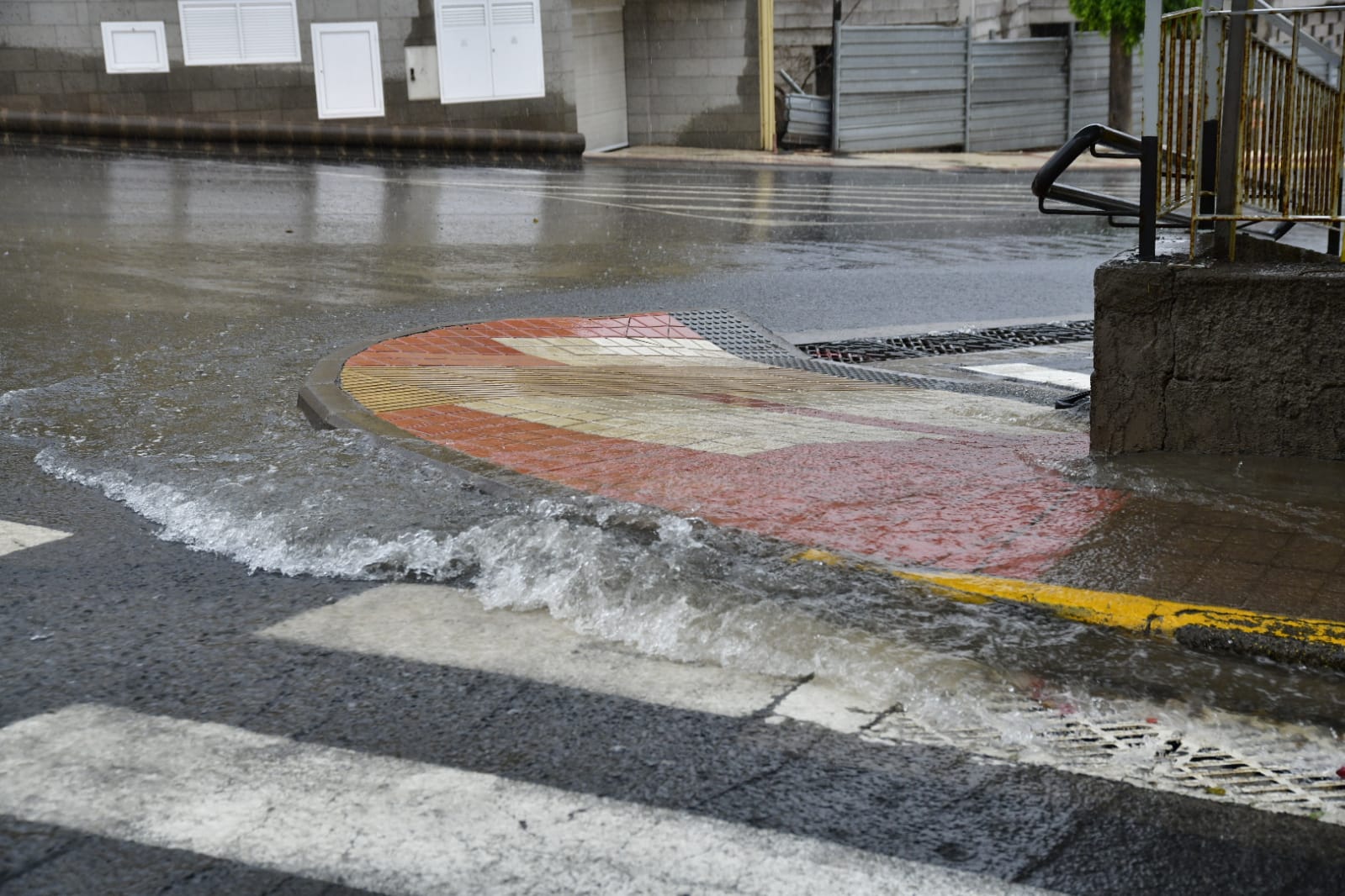 Fotos: Así descarga la lluvia en el sureste de Gran Canaria