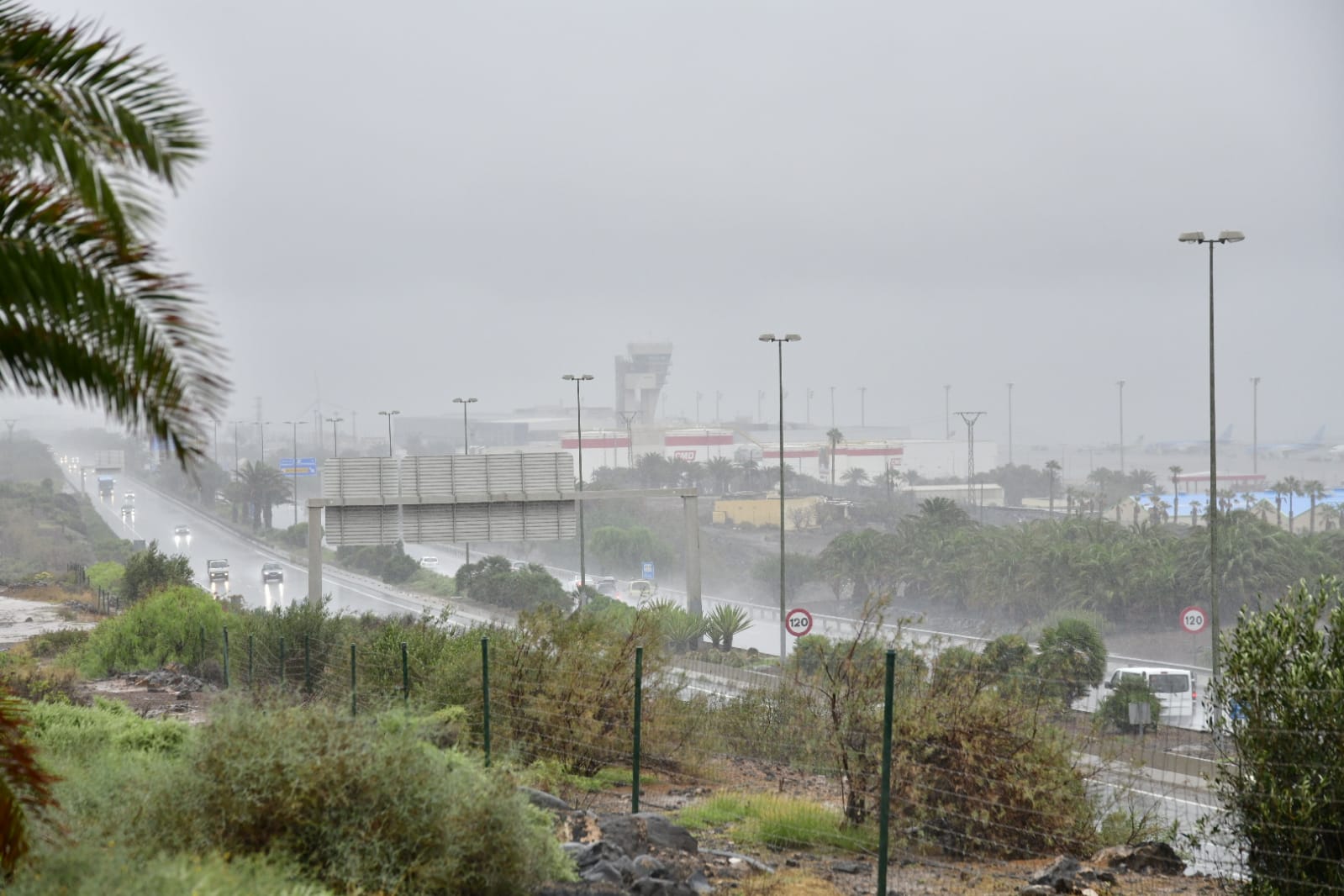 Fotos: Así descarga la lluvia en el sureste de Gran Canaria