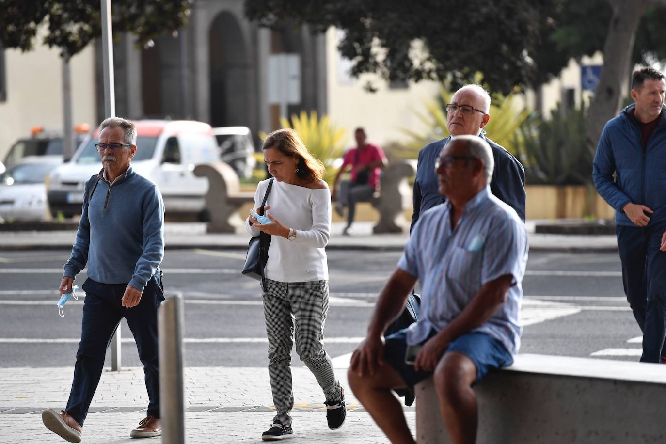 Ana MAría Pérez llega a la Ciudad de la Justicia. 