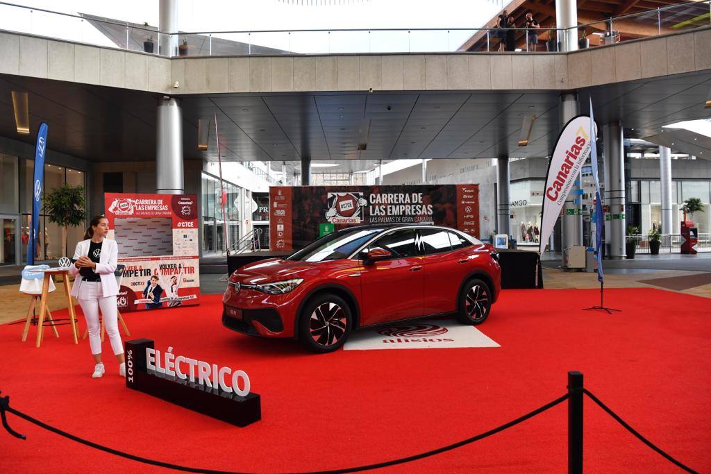 Entrega de dorsales en el Centro Comercial Alisios, este juevs