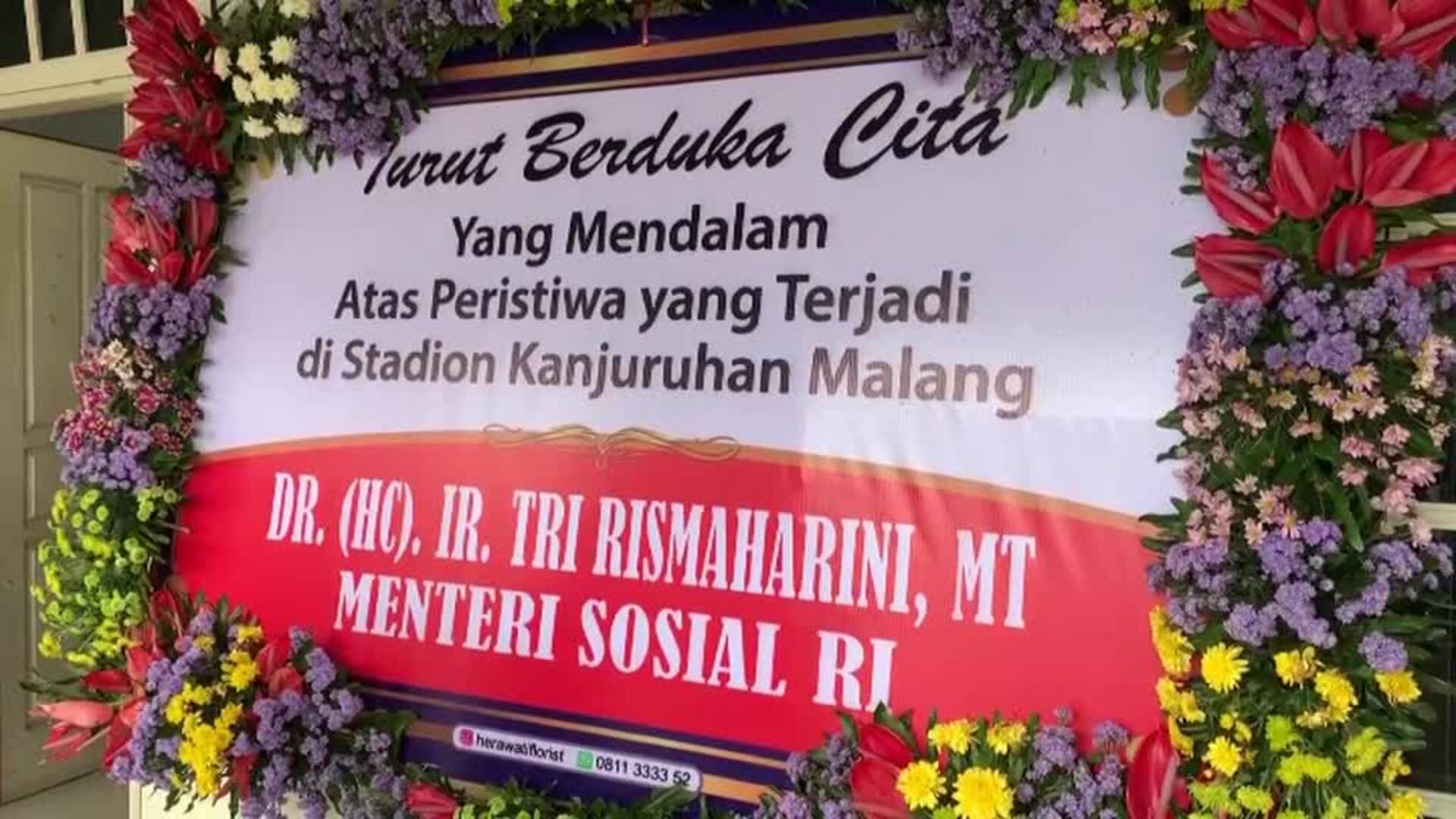 Vigilia en Indonesia en homenaje a las víctimas de la estampida en el estadio Kanjuruhan