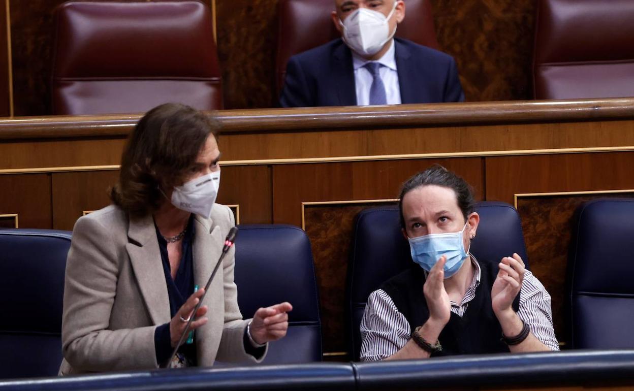 Carmen Calvoy Pablo Iglesias, en los tiempos en que formaban parte del Gobierno central. 