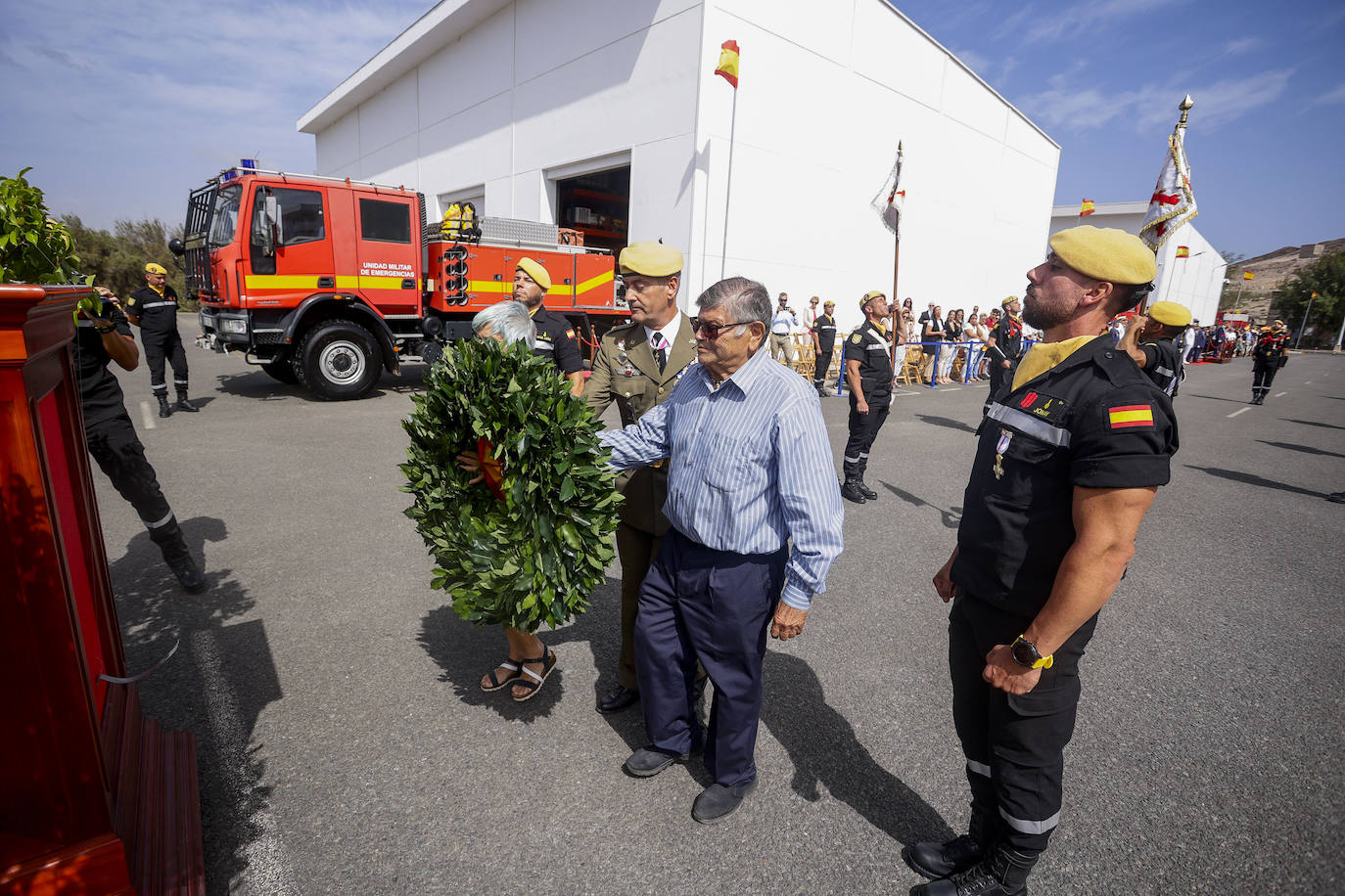 Fotos: Desfile de la UME por la festividad de Nuestra Señora del Rosario, su patrona