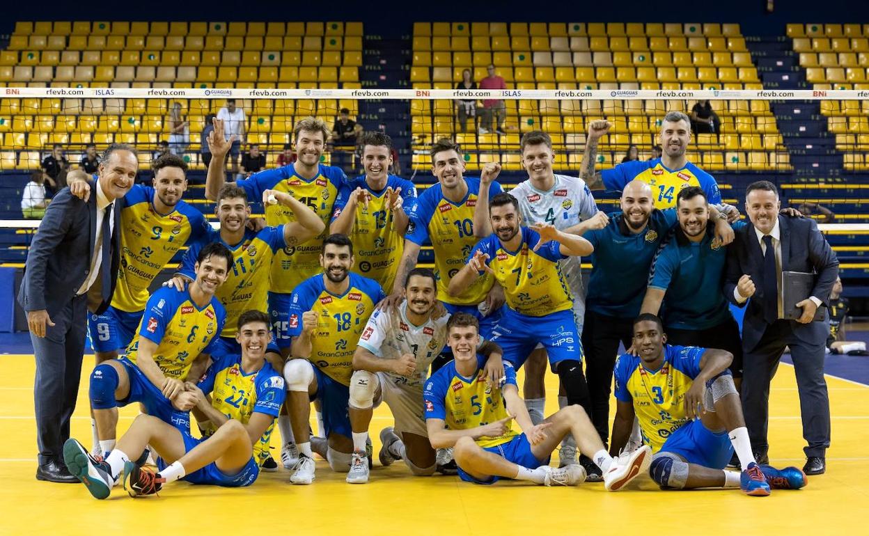 CV Guaguas festejando la victoria ante el Melilla. 