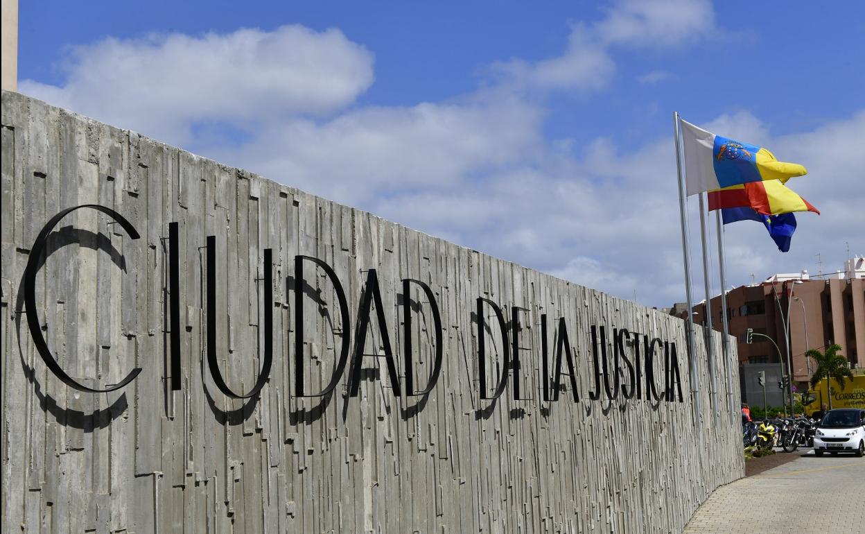 Imagen de los exteriores de la Ciudad de la Justicia de Las Palmas de Gran Canaria. 