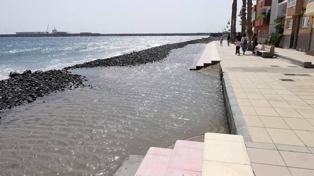 Fotos: Impresionante marea en Arinaga