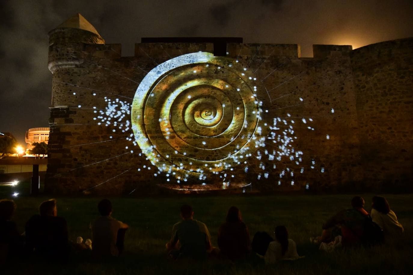 Fotos: Chirino viste la fachada noroeste del Castillo de la Luz