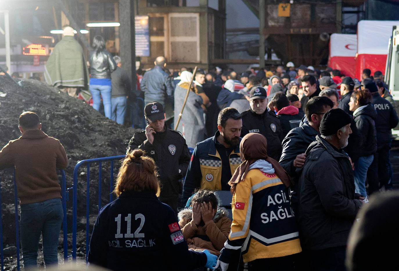 Fotos: Una explosión deja al menos 28 muertos en una mina de Turquía