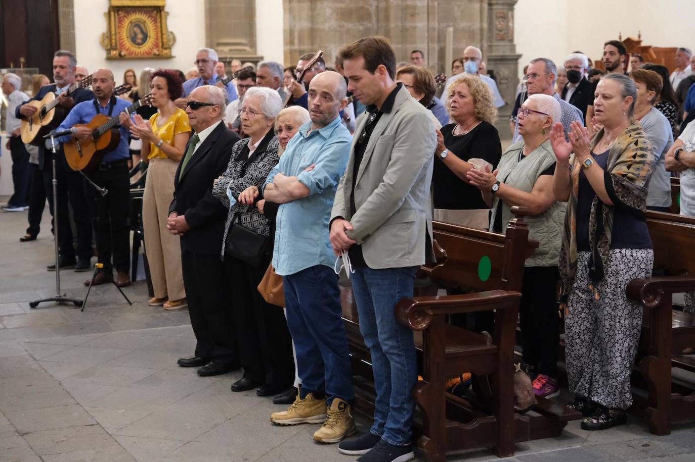 Fotos: Emotivo funeral del padre Fuertes