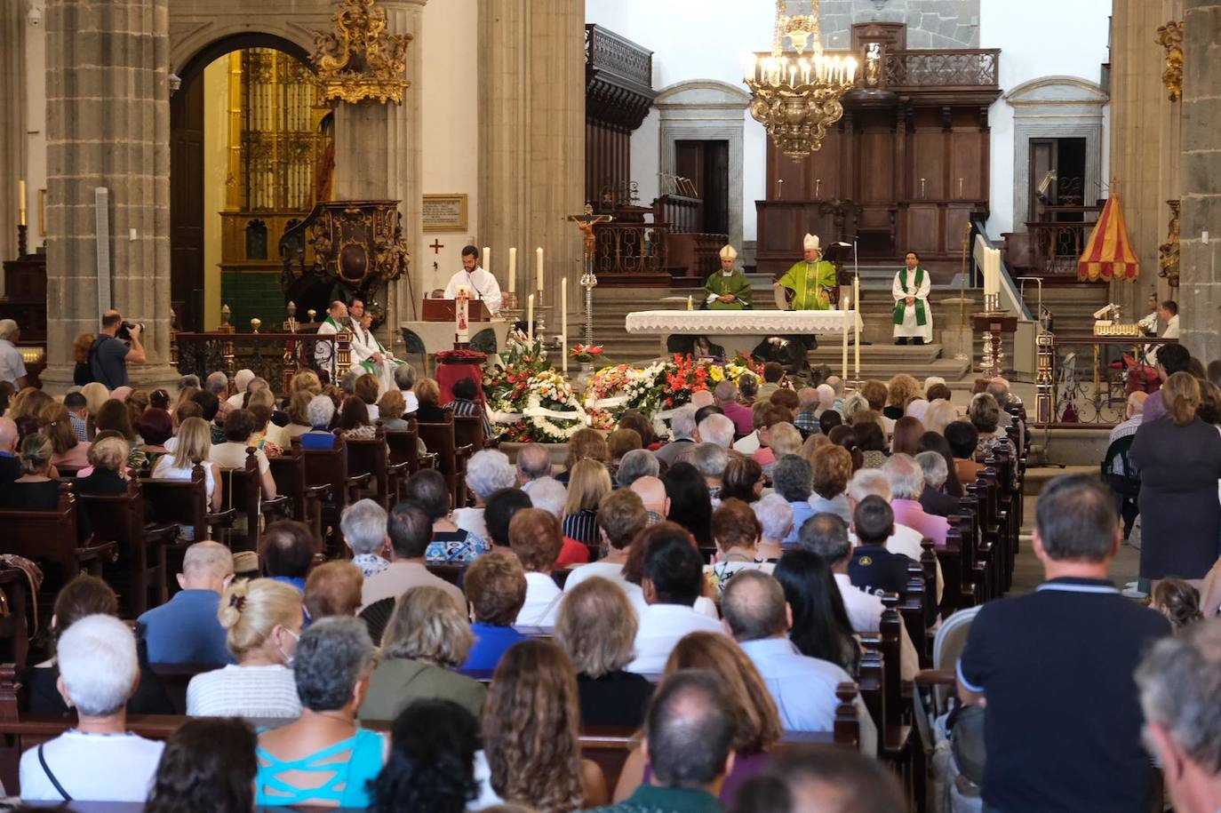 Fotos: Emotivo funeral del padre Fuertes