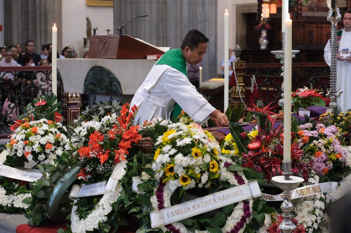Fotos: Emotivo funeral del padre Fuertes