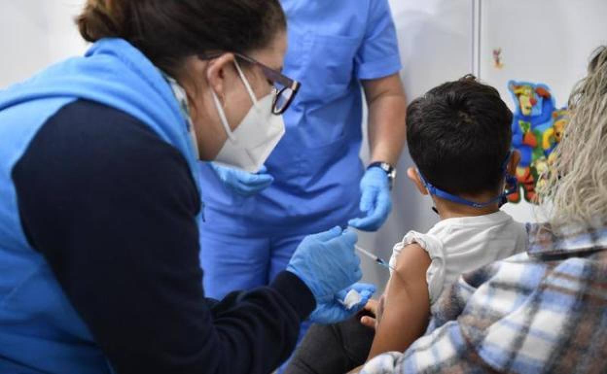 Vacunación de menores. 