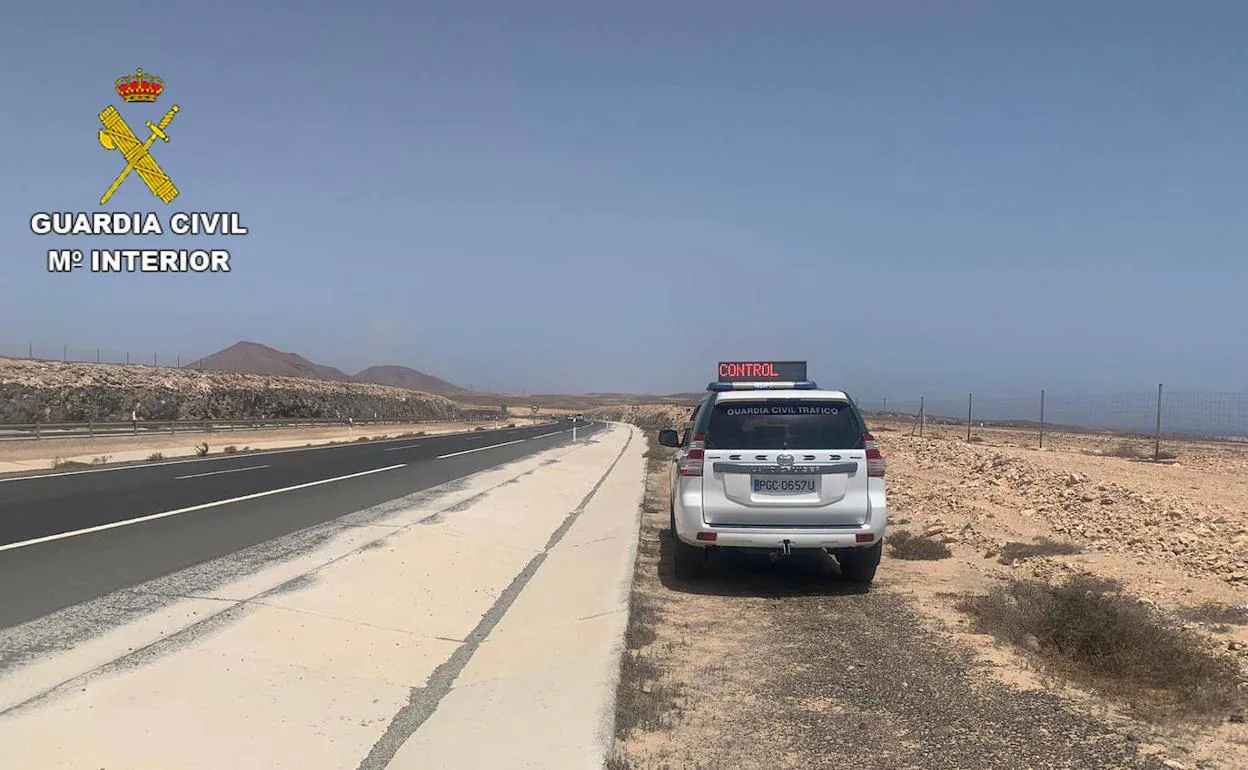 Un coche de la Guardia Civil de control de tráfico. 