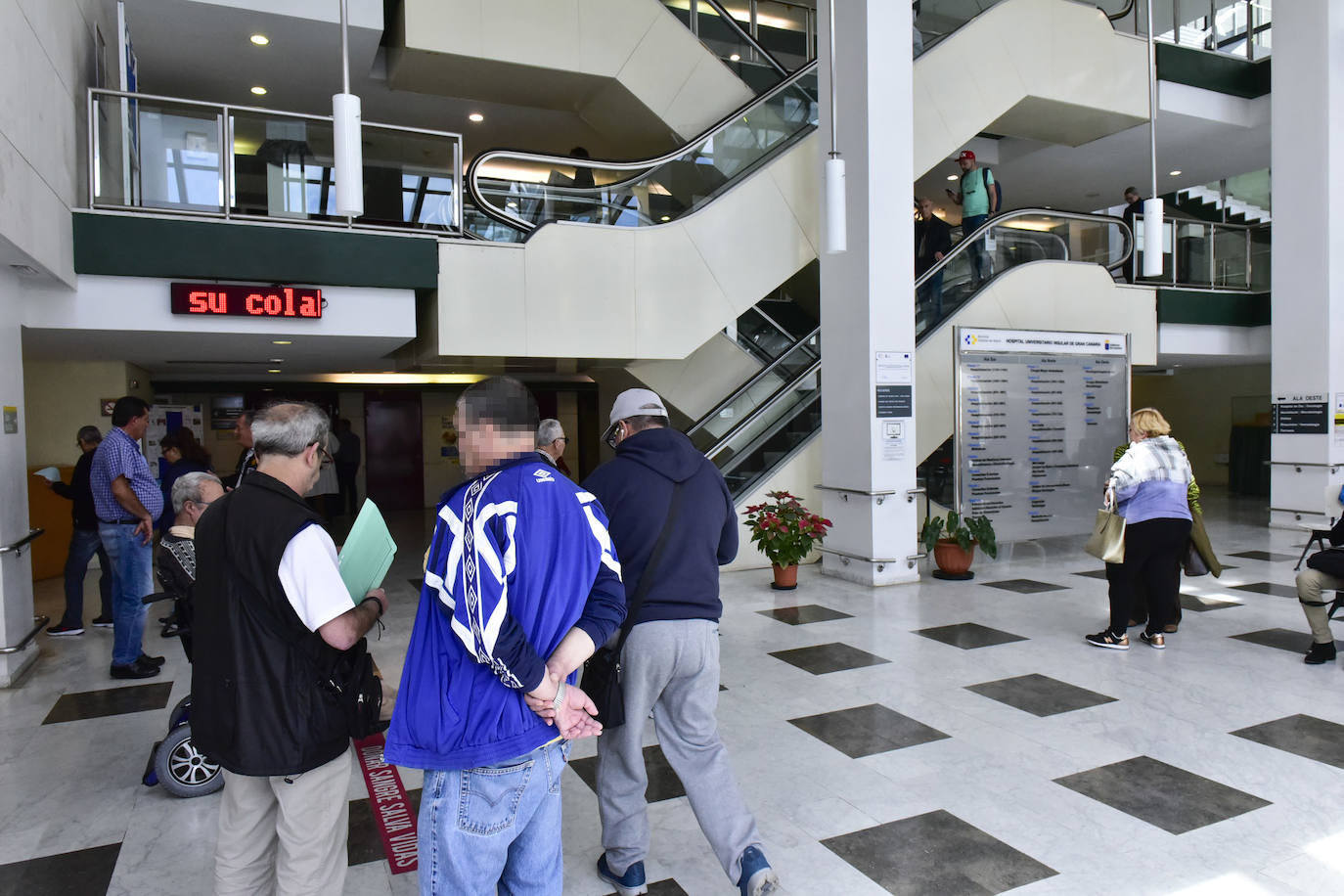 Imagen de archivo del hall del hospital Insular de Gran Canaria. 