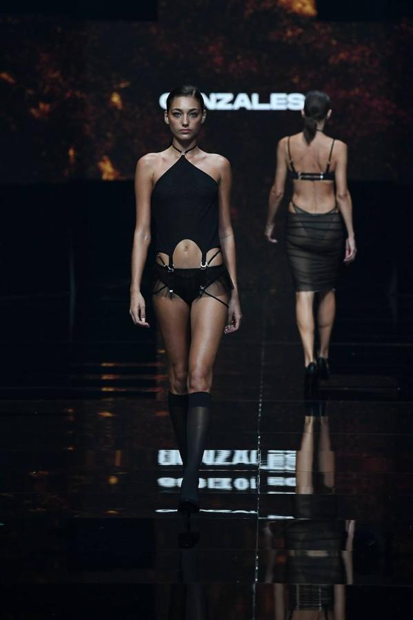 Fotos: Gonzales deslumbra con sus creativos diseños en Moda Cálida