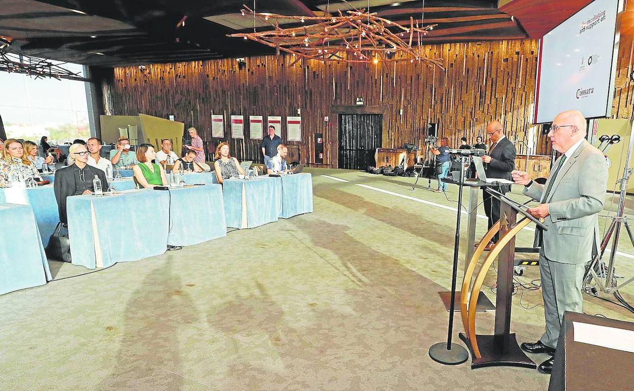 Antonio Morales, presidente del Cabildo de Gran Canaria, inauguró la primera Cumbre de la Alianza Europea de la Moda en el hotel Baobab. 