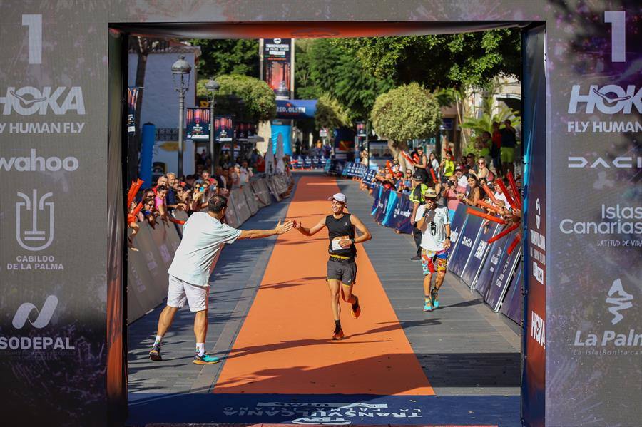 El ganador de la media maratón, Dimas Pereira, con un tiempo de 2 horas y 7 minutos.