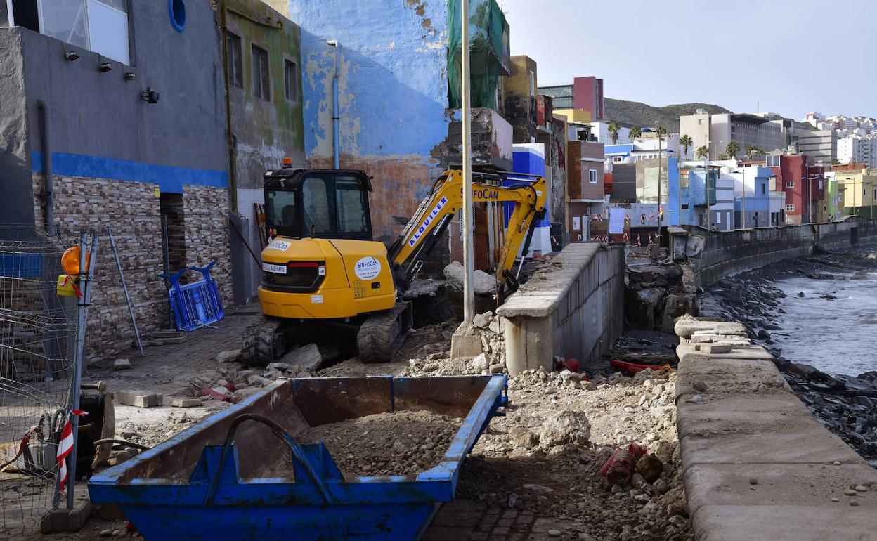 Trabajos de reparación del muro.