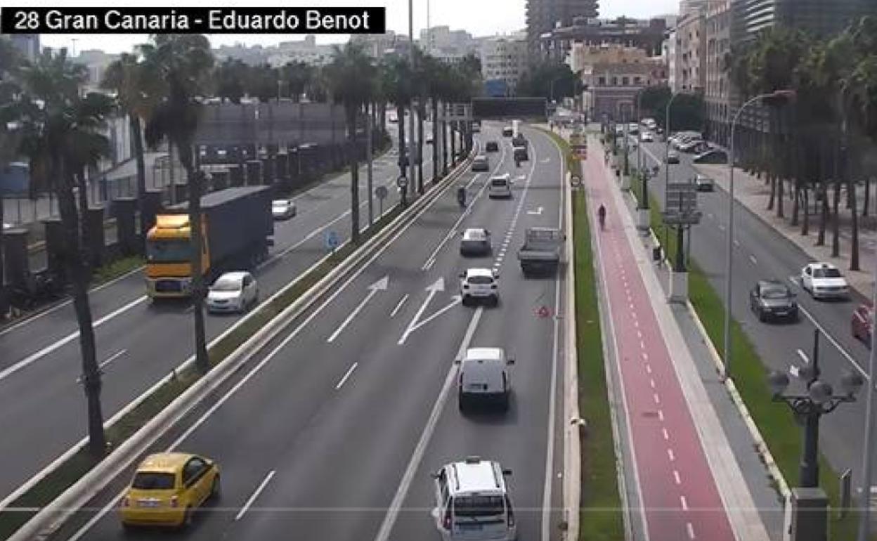 Un vehículo se avería en la Autovía Marítima, sentido sur