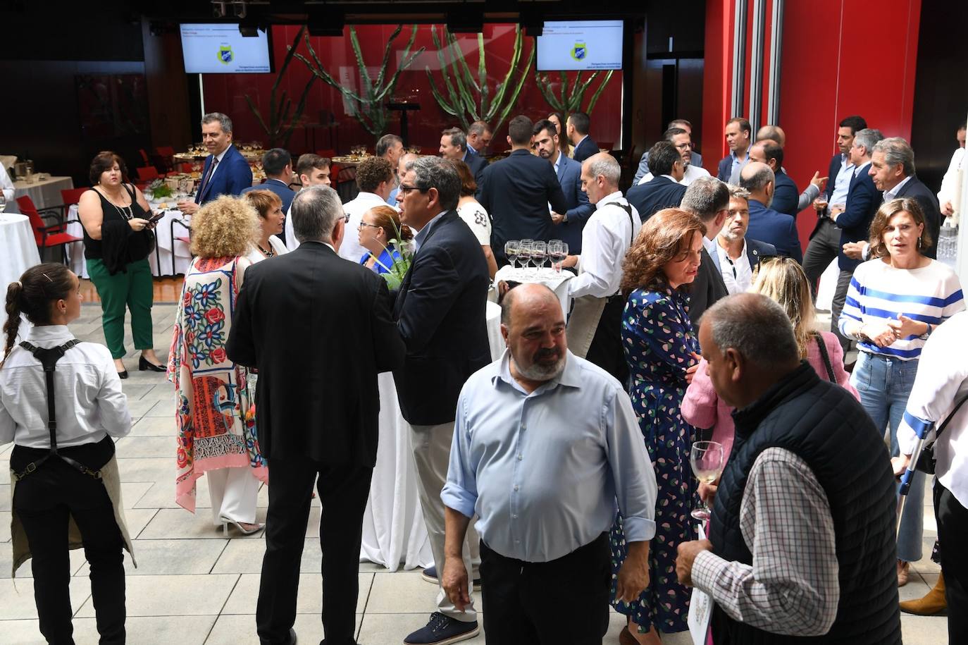 Fotos: Encuentro con el presidente de la Confederación Canaria de Empresarios, Pedro Ortega