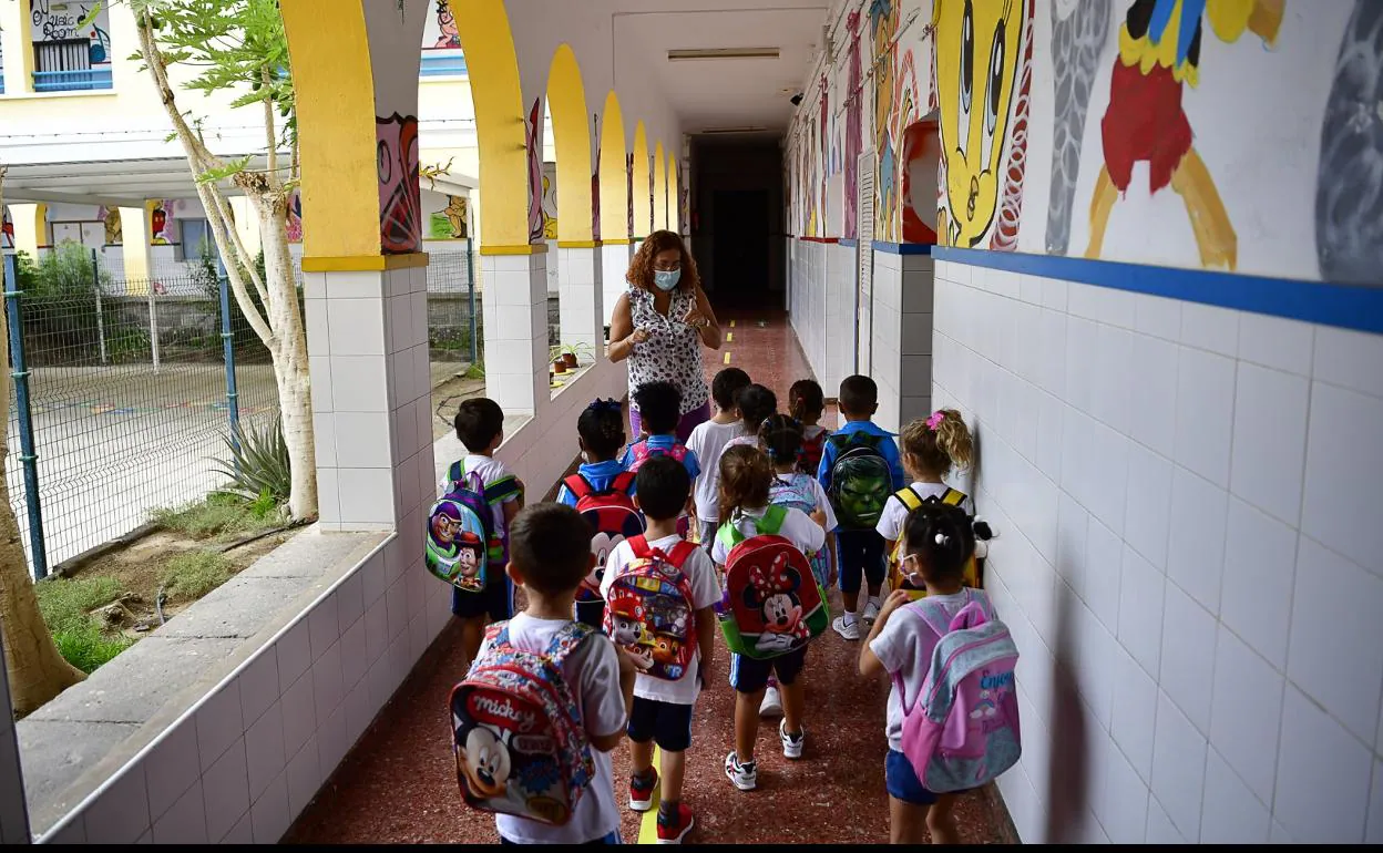 Foto de archivo de un grupo de escolares de Infantil en su primer día de clase del curso pasado en un centro grancanario.