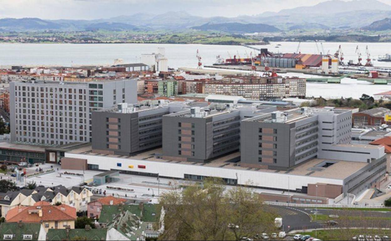 Detenido por entrar a un hospital con un hacha buscando al cirujano que le operó