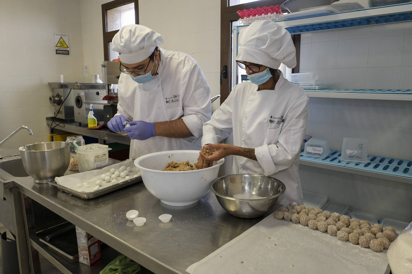 Fotos: La Escuela de Cocina y Hostelería de Ingenio pondrá su excelencia al servicio de la Feria del Sureste