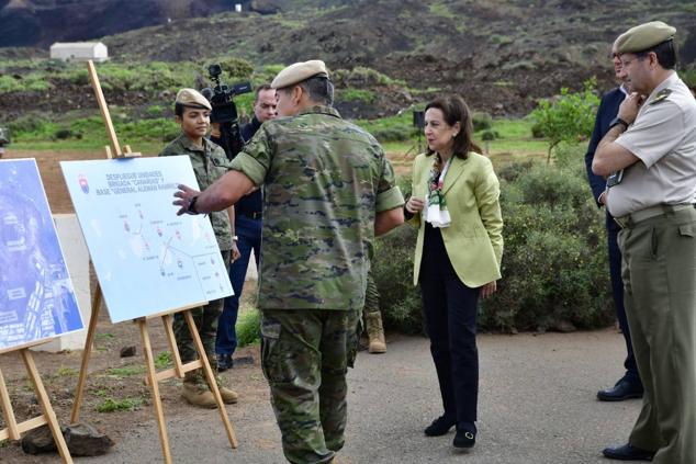 Fotos: La ministra de Defensa, Margarita Robles, visita la base del Ejército de Tierra General Alemán Ramírez y el Arsenal de la Armada