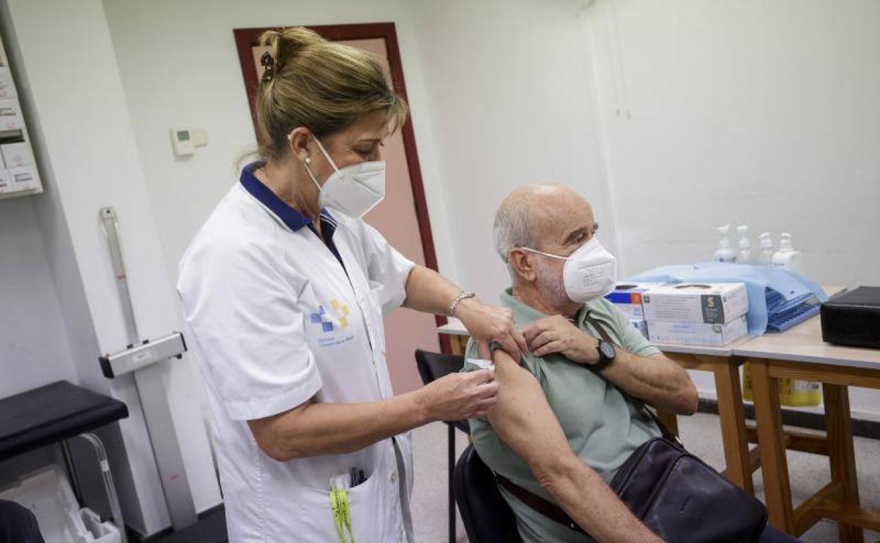 Sanidad notifica cinco fallecidos por covid en los últimos siete días
