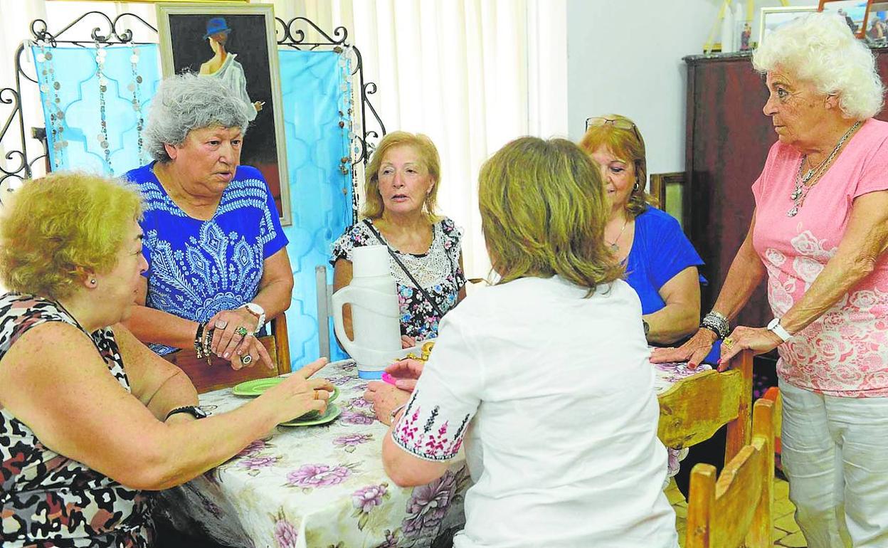 Las mujeres mayores de edad no deben olvidar la visita al ginecólogo. 