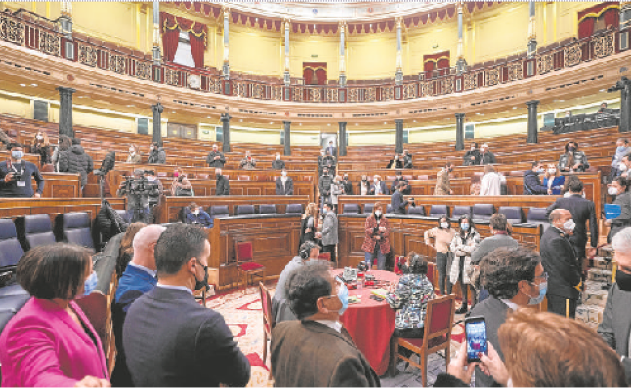 Esta política nuestra de andar por casa...