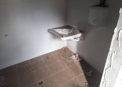 Imagen secundaria 1 - Un museo aguado por la dejadez