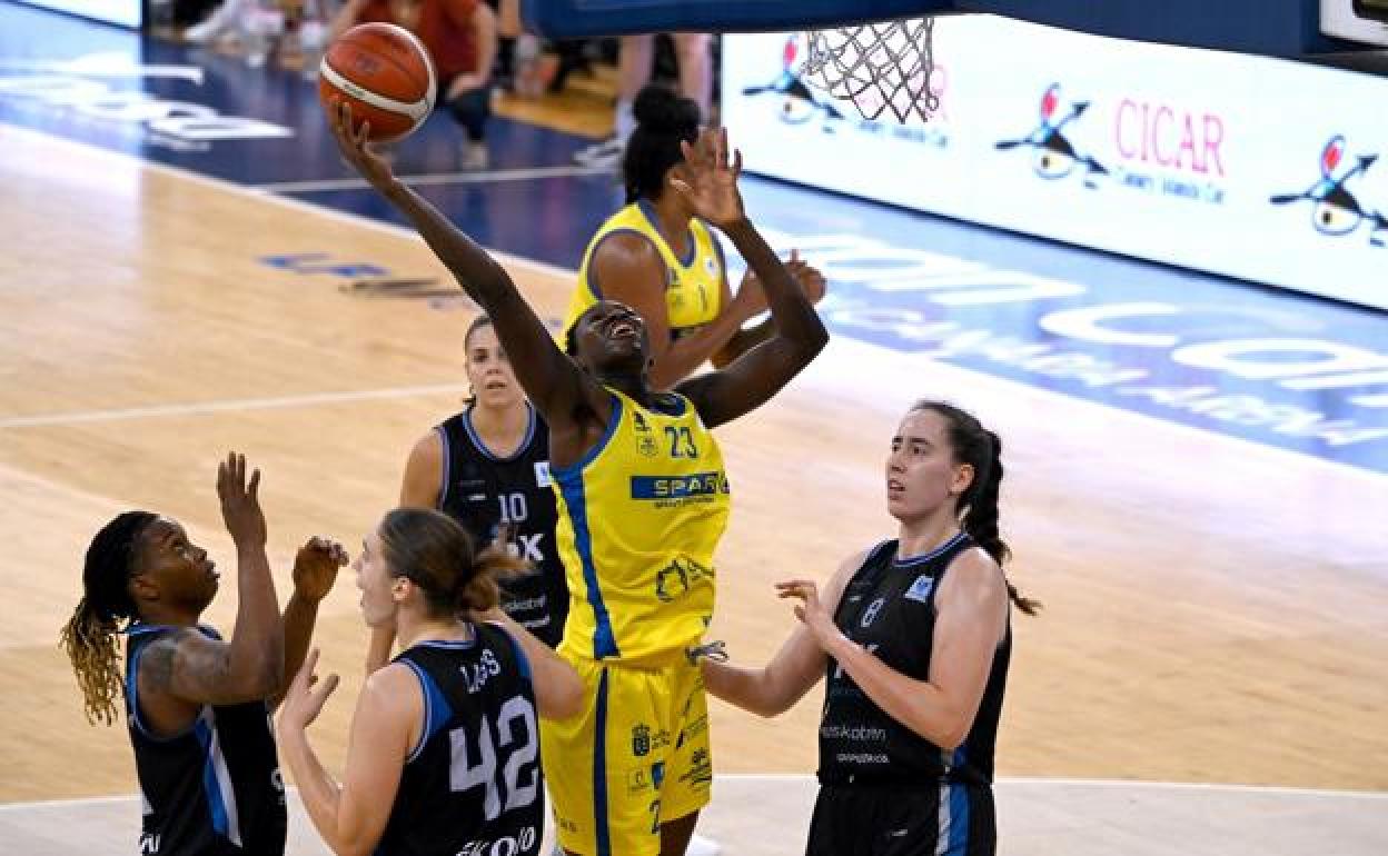 Un portento físico que ha crecido de amarilla, Sika Koné es una deportista muy trabajadora. 