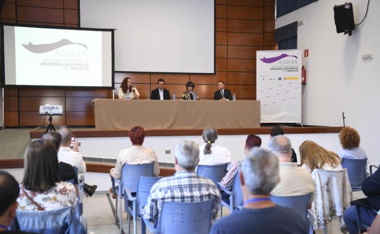 Instituciones y asociaciones defienden el impulso de la memoria democrática