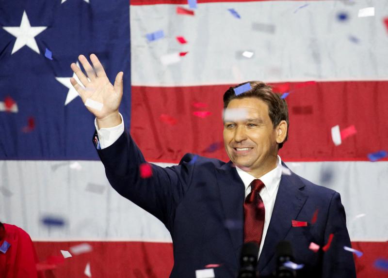 El gobernador Ron DeSantis celebra su triunfo en Florida