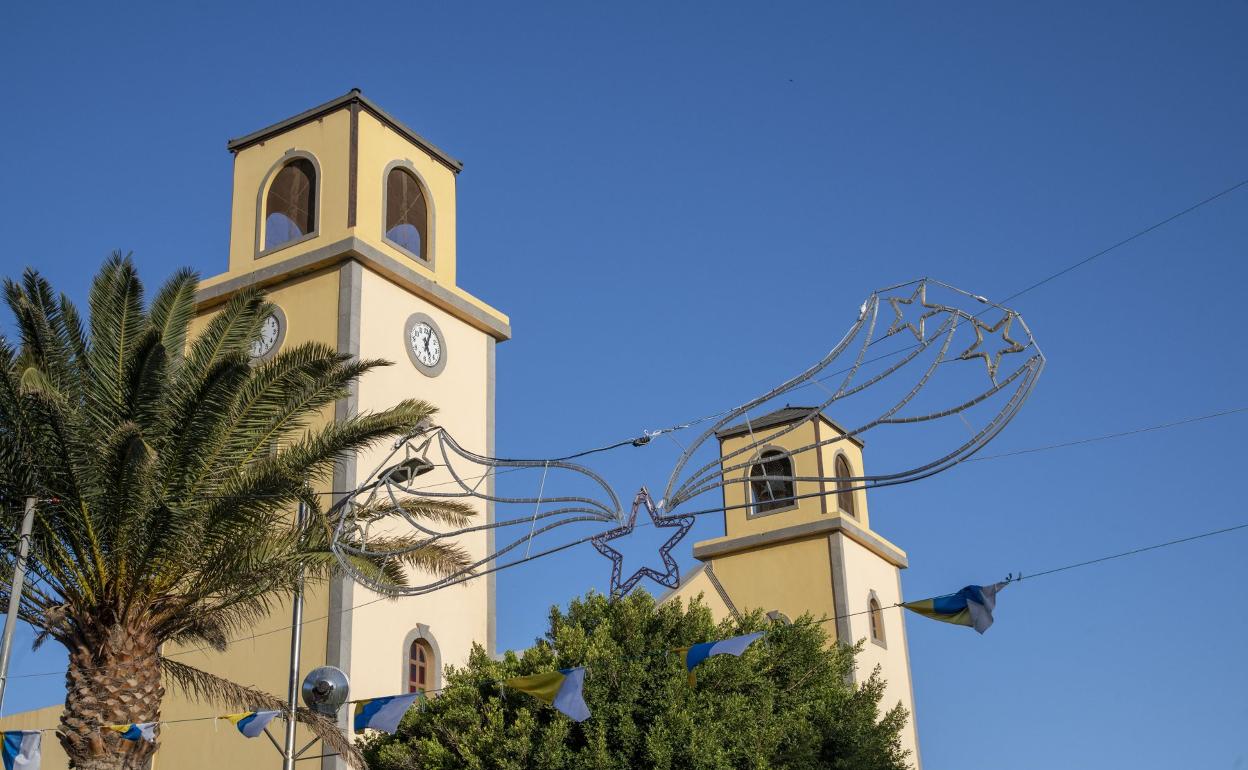 En la imagen, una de las arquerías ya instaladas en la Avenida de Ansite, en el Cruce de Arinaga. 