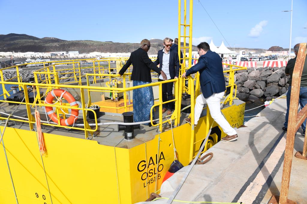 Fotos: Presentan un prototipo para la desalinización en océano abierto