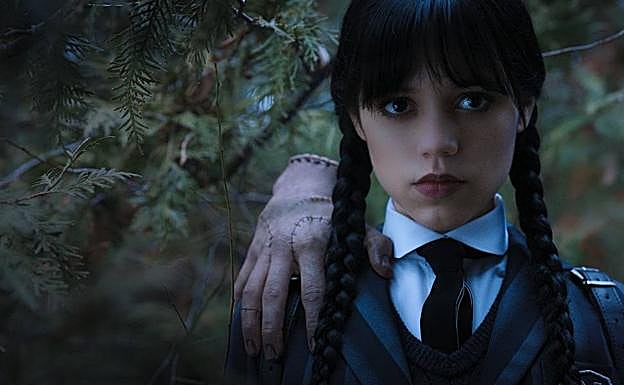 Miércoles Addams y Cosa. 