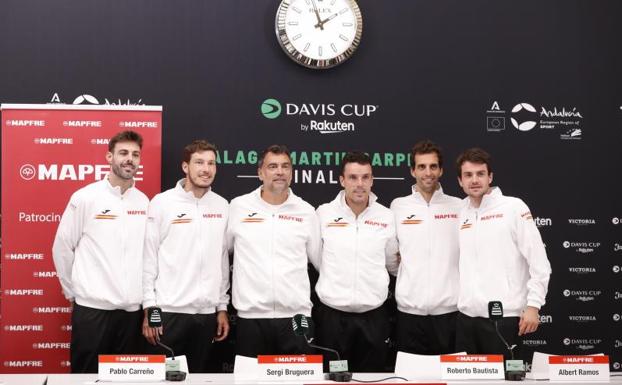 El equipo español de Copa Davis, capitaneado por Sergi Bruguera. 
