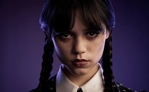 Jenna Ortega es la encargada de dar vida a la joven Miércoles Addams. 