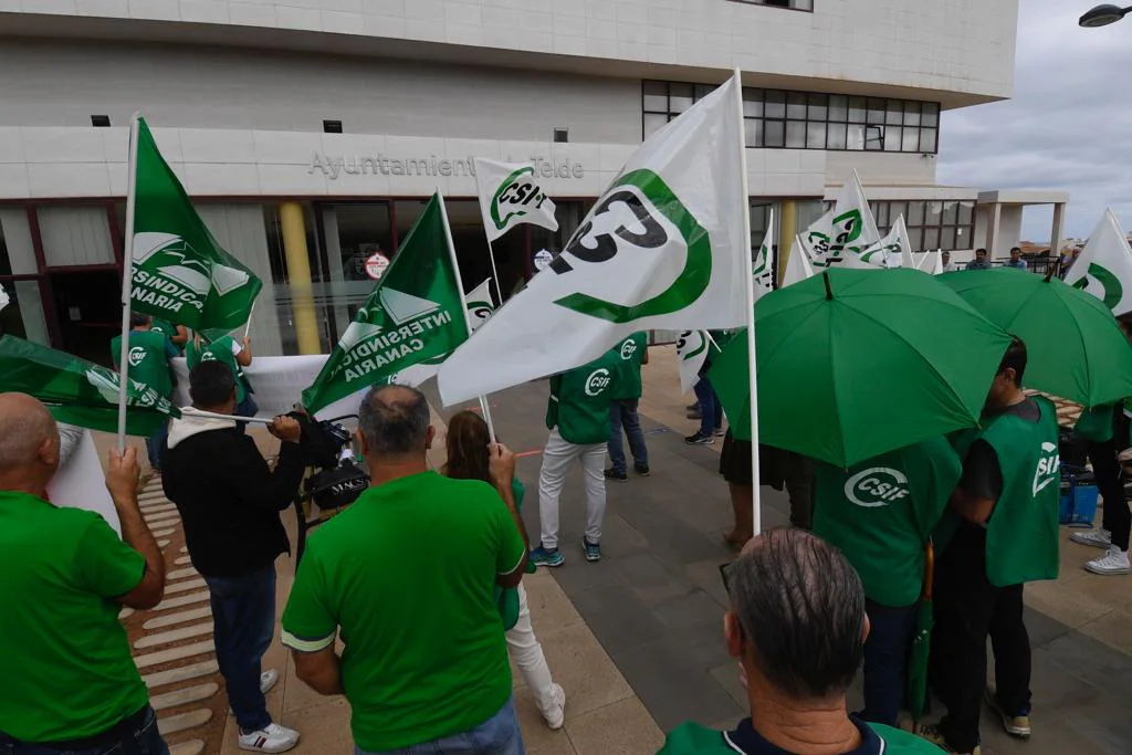 Imagen secundaria 2 - Los trabajadores piden más personal en el ayuntamiento de Telde